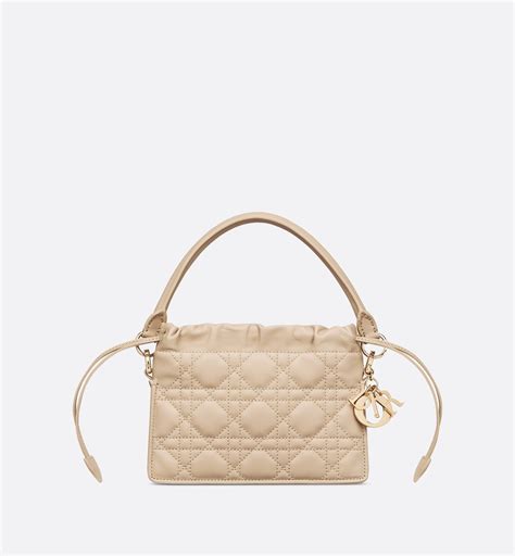 Lady Dior Milly ミニバッグ カナージュ ラムスキン